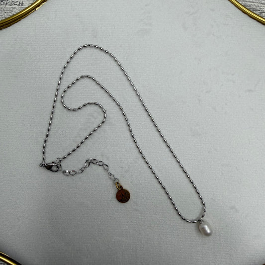 Dainty Fresh Water Pearl Necklace | Erika Williner Designs