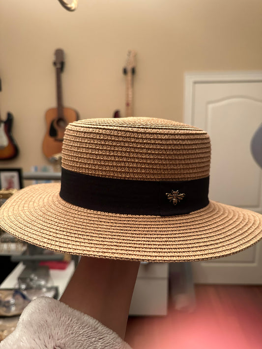 Straw Hat with a Slack Ribbon and a Small Bee 600-01 | Erika Williner Designs