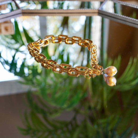 Gold Stainless steel Chain with Baroque Pearl Pendant 300-29 | Erika Williner Designs