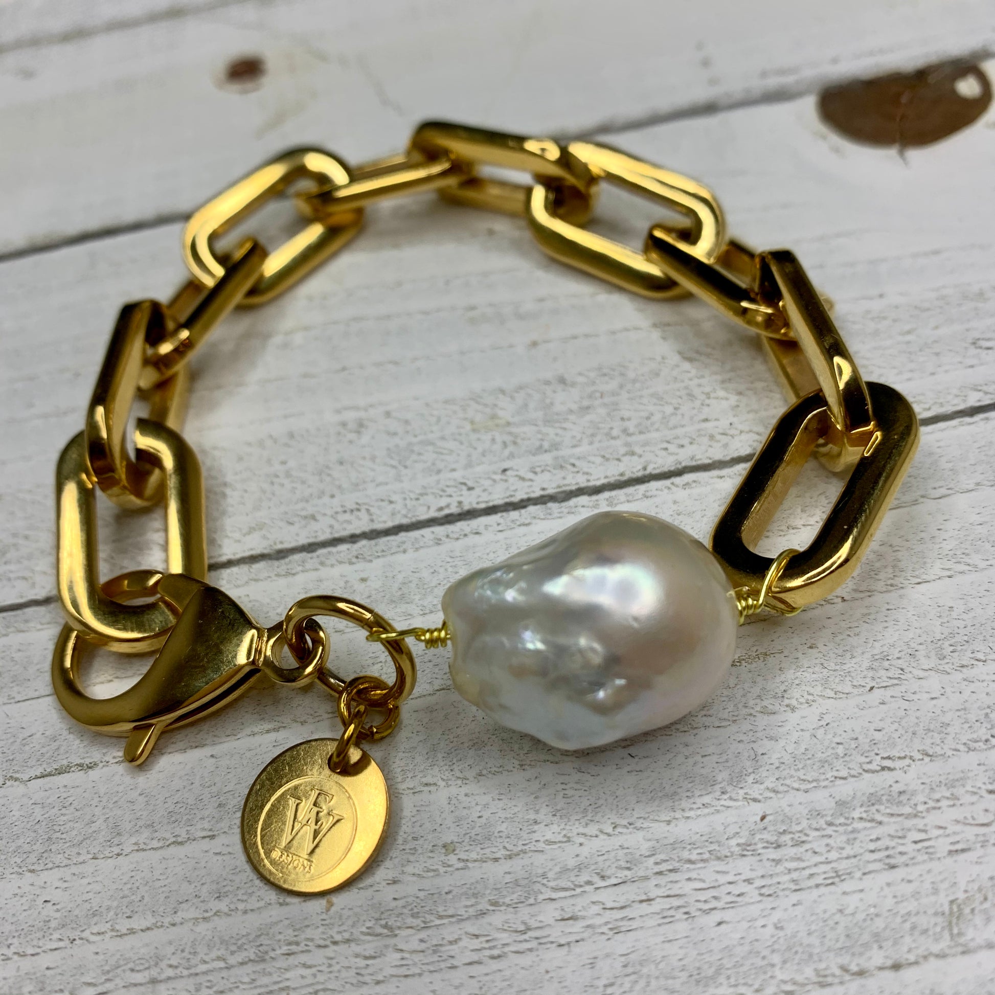 Beautiful Gold Bracelet with Baroque Pearl