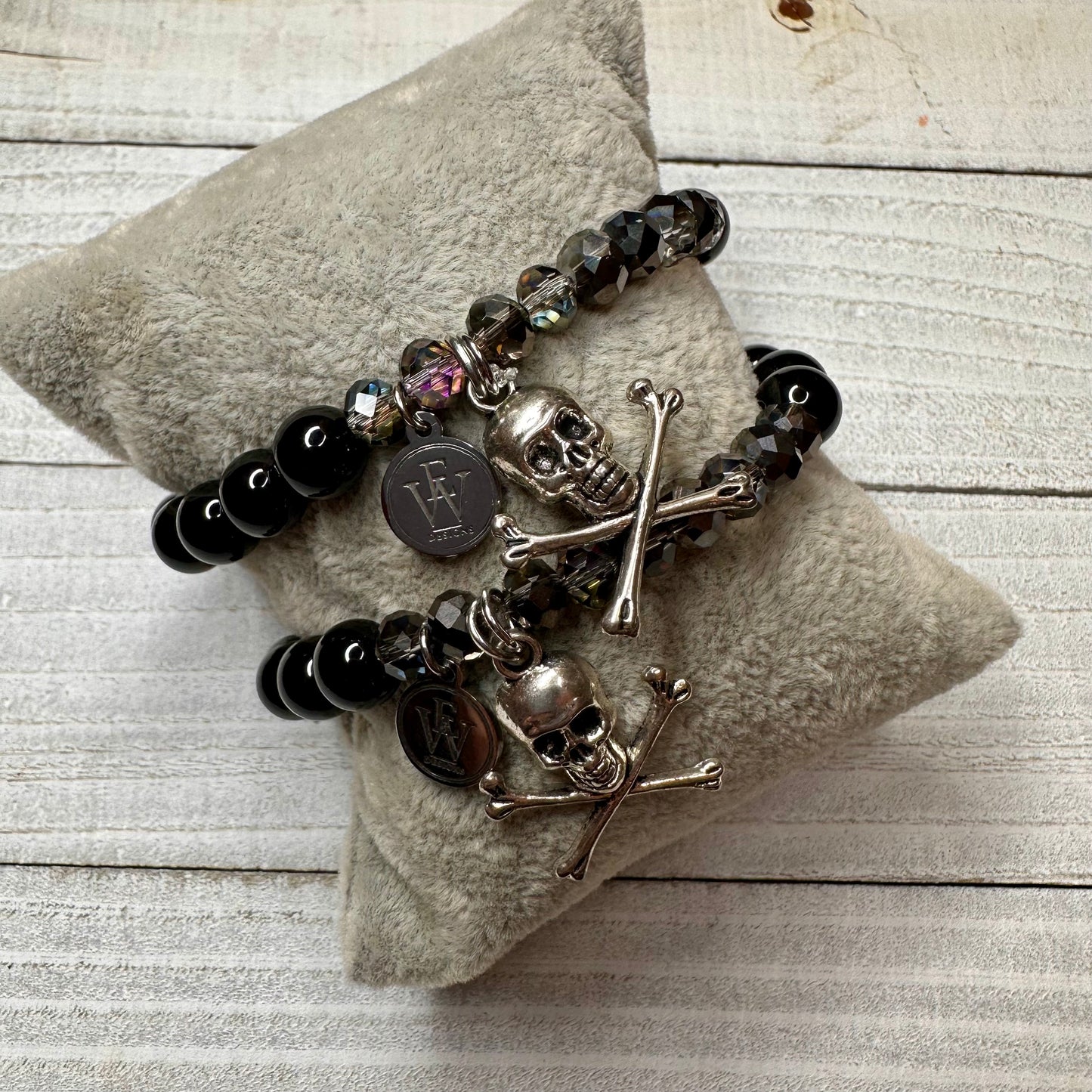 Agate Beads and Crystals Bracelet with a Metal Crossed Bone Skull Charm