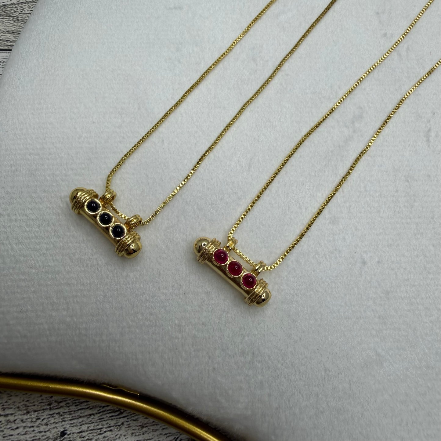3 Stones Pendant Necklace | Erika williner Designs