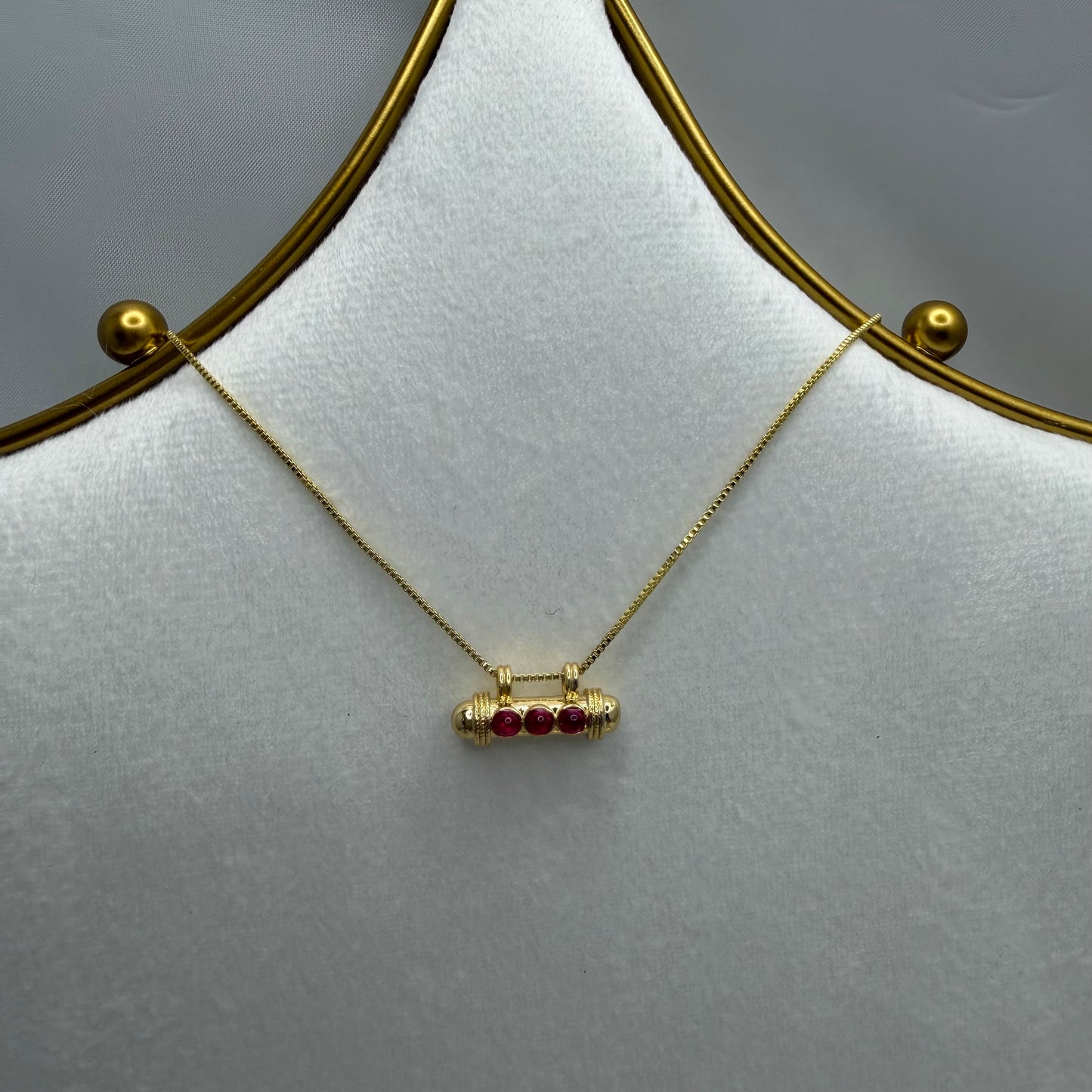 3 Stones Pendant Necklace | Erika williner Designs