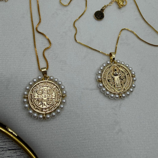 Benito Single Medallion with Fresh Water Pearls Necklace | Erika Williner Designs