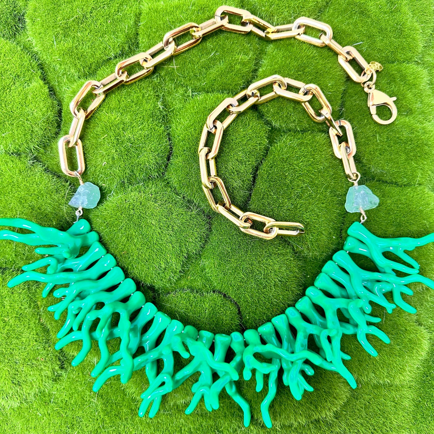 Green Acetate Coral Branches and Fluorite Beads with Gold Plated Stainless Steel Chain Necklace 330-05 | Erika Williner Designs