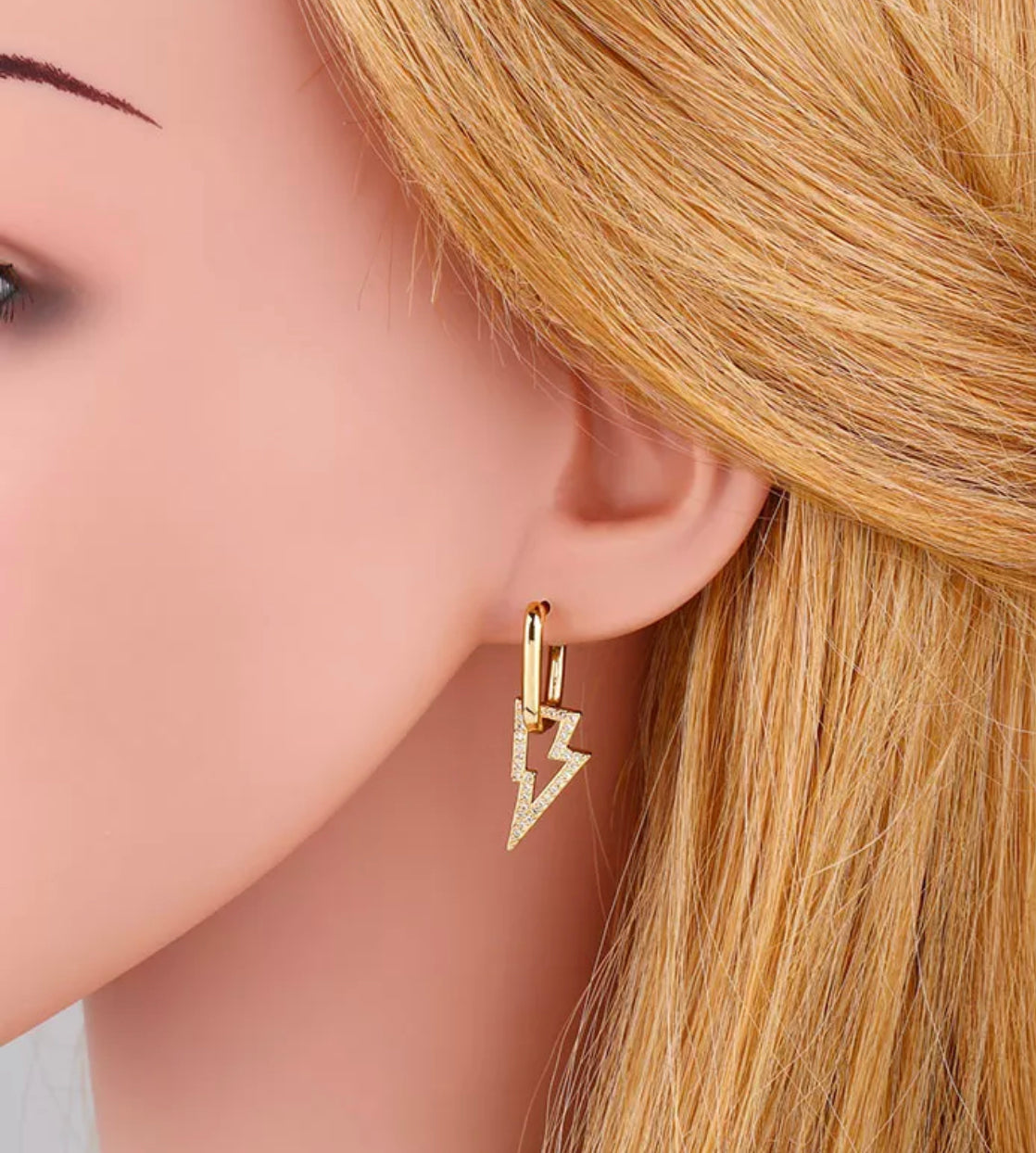 image to show how does lightning earring looks in model